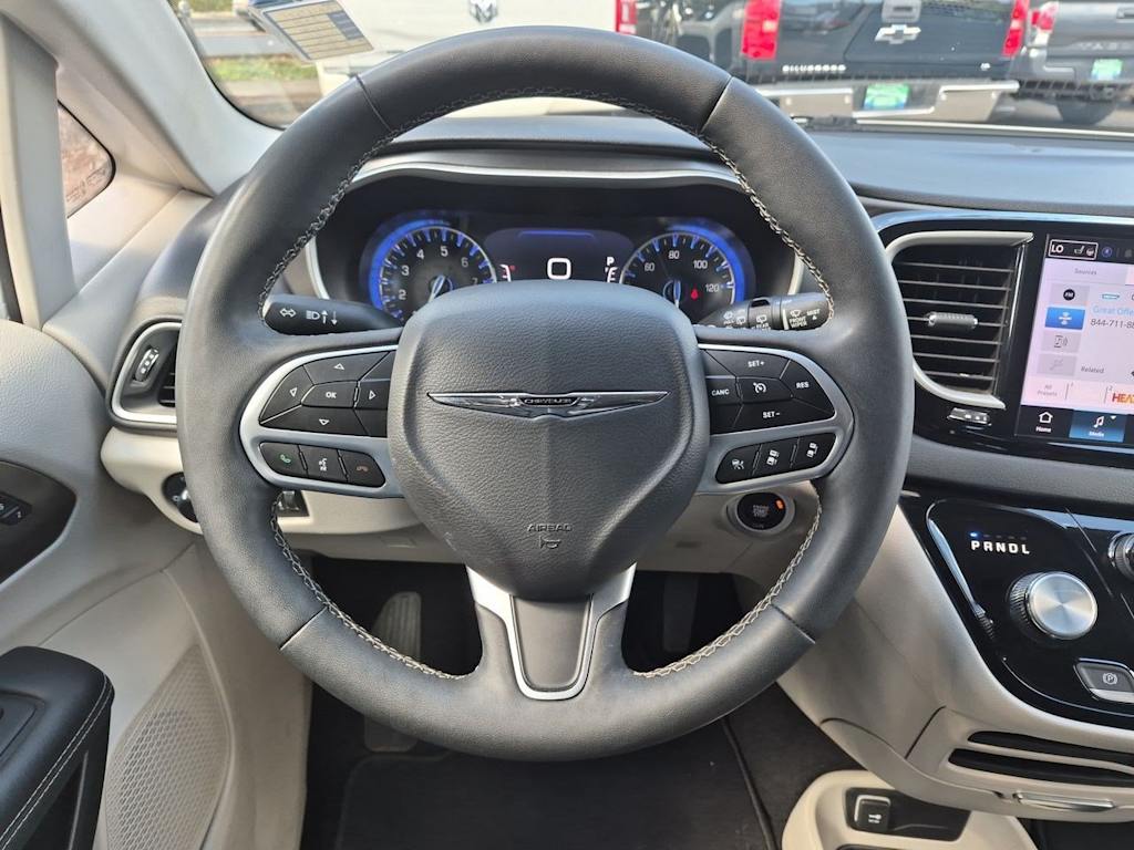Thumbnail: 2024 Chrysler Pacifica - 14
