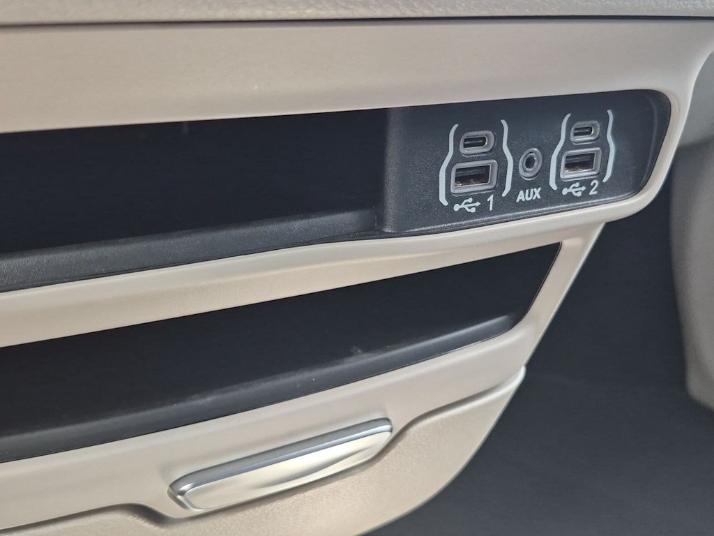 Thumbnail: 2024 Chrysler Pacifica - 35