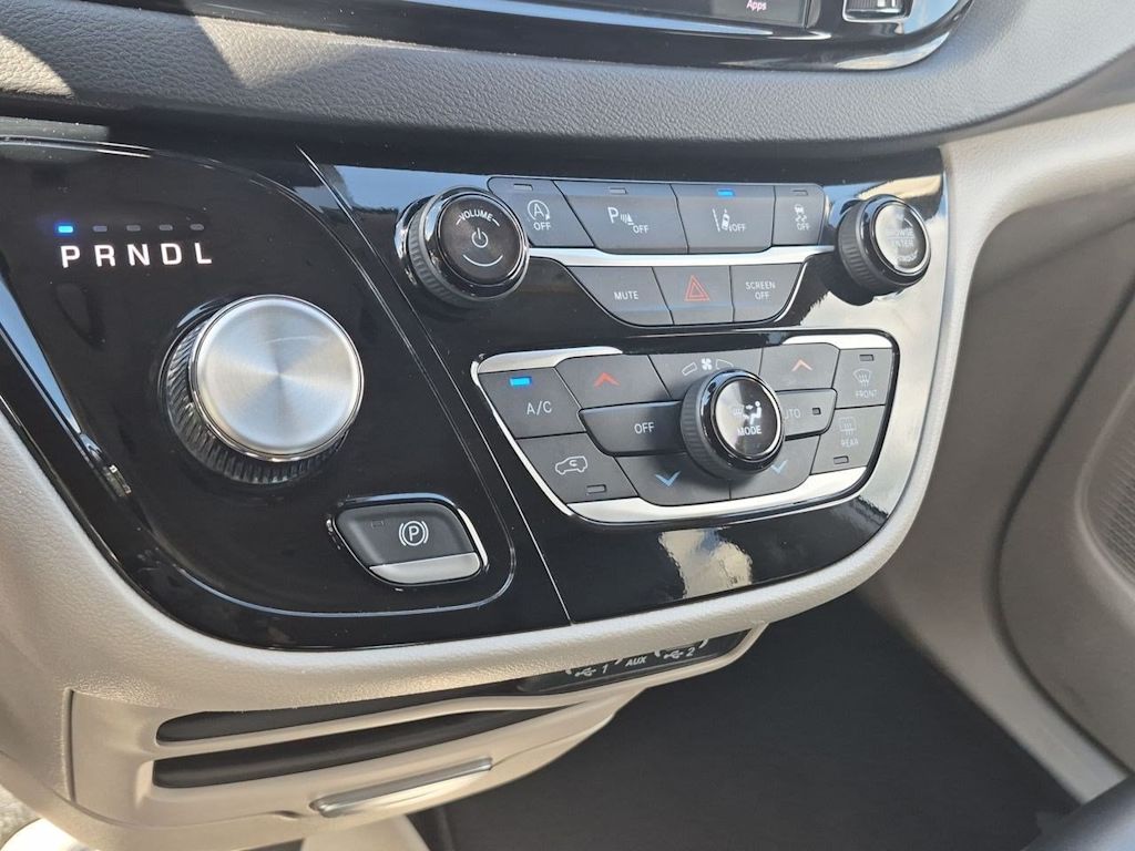 Thumbnail: 2024 Chrysler Pacifica - 34