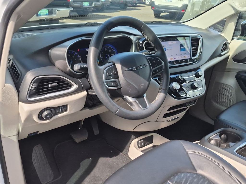 Thumbnail: 2024 Chrysler Pacifica - 2