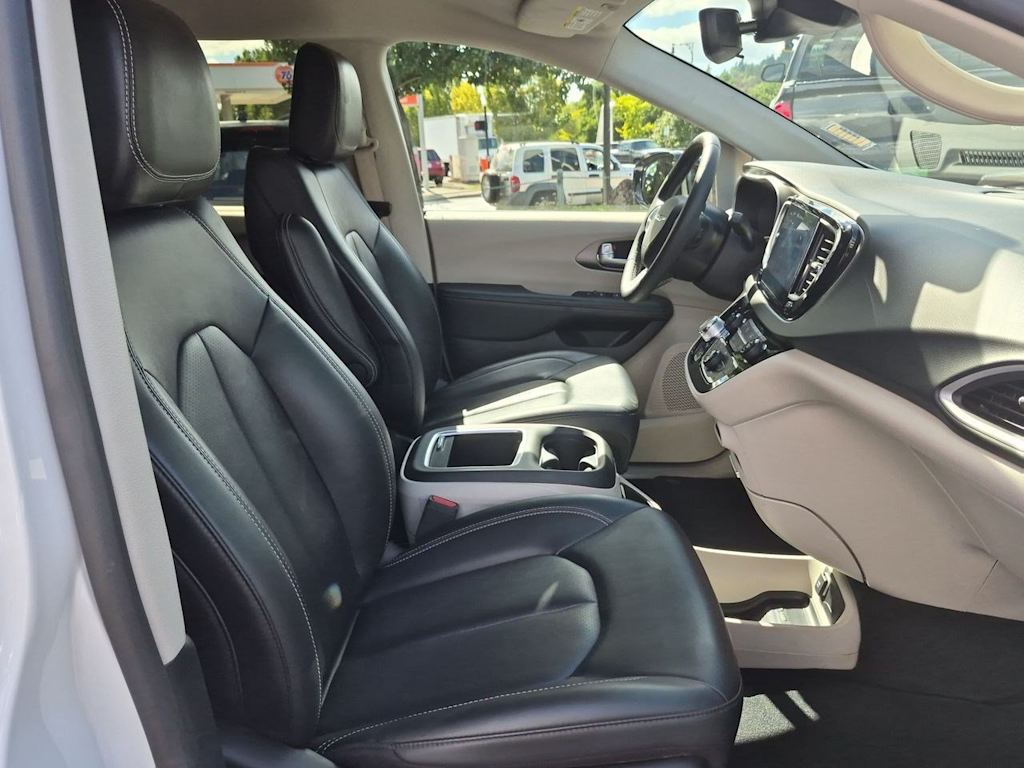 Thumbnail: 2024 Chrysler Pacifica - 11
