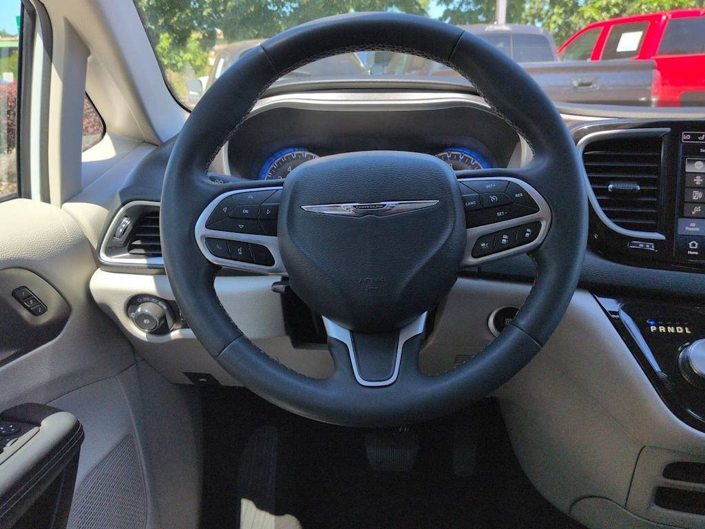 Thumbnail: 2023 Chrysler Pacifica - 14