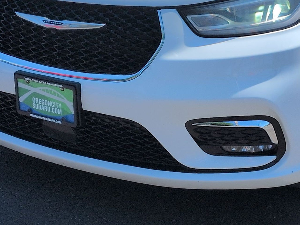 Thumbnail: 2023 Chrysler Pacifica - 24