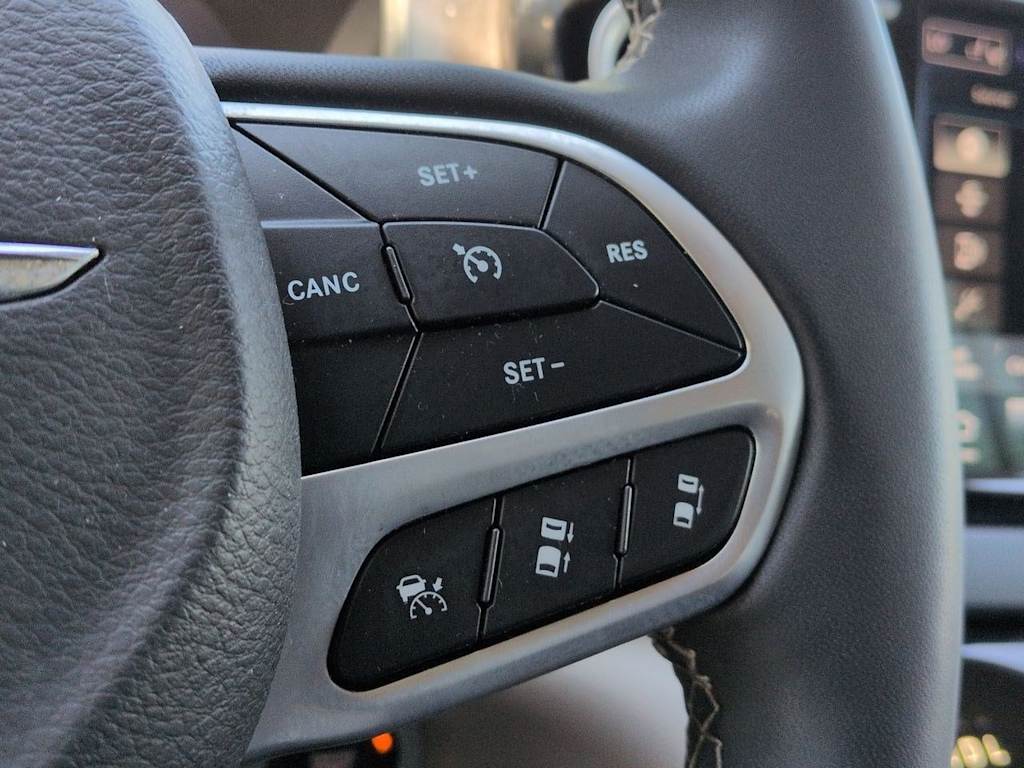 Thumbnail: 2023 Chrysler Pacifica - 30