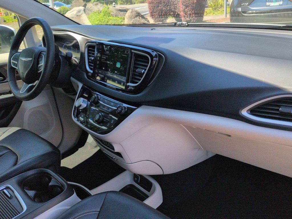 Thumbnail: 2023 Chrysler Pacifica - 13