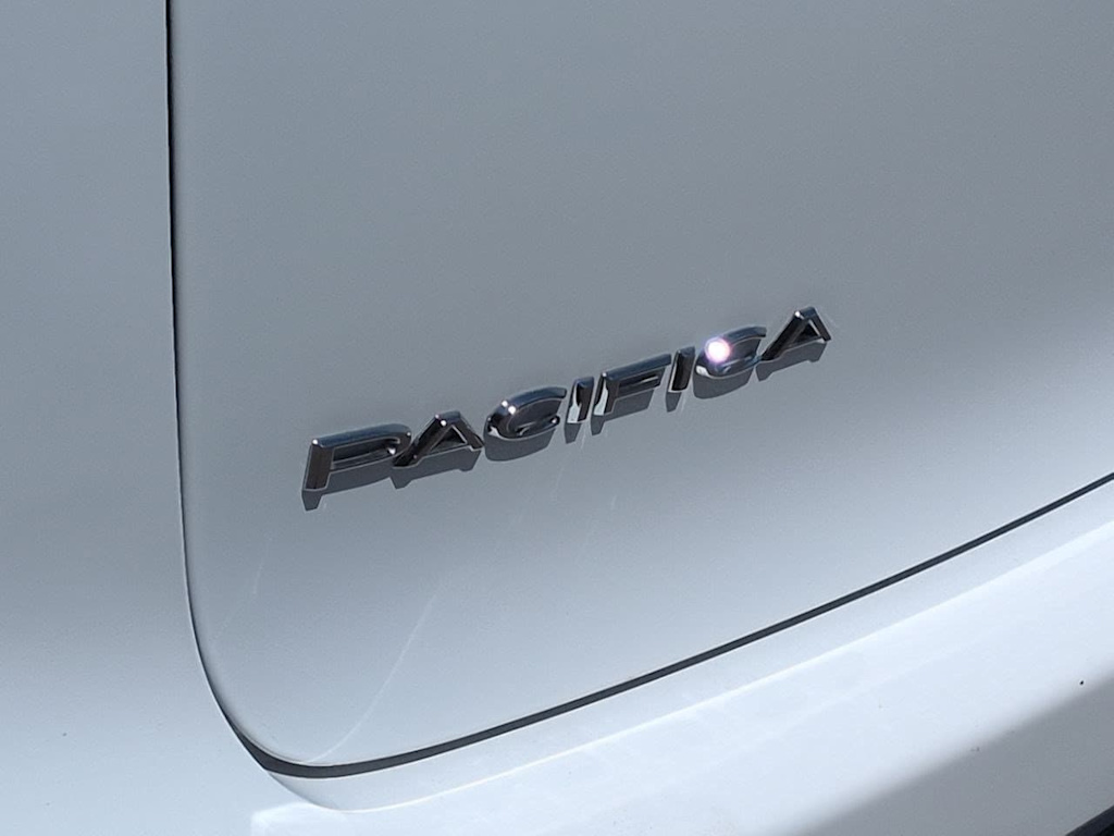 Thumbnail: 2023 Chrysler Pacifica - 25