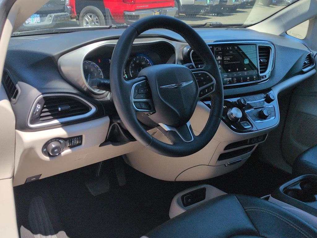 Thumbnail: 2023 Chrysler Pacifica - 2