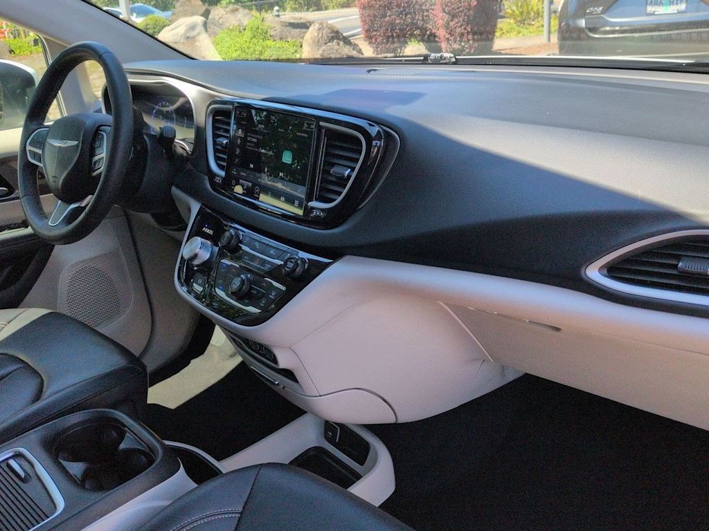 Thumbnail: 2023 Chrysler Pacifica - 13