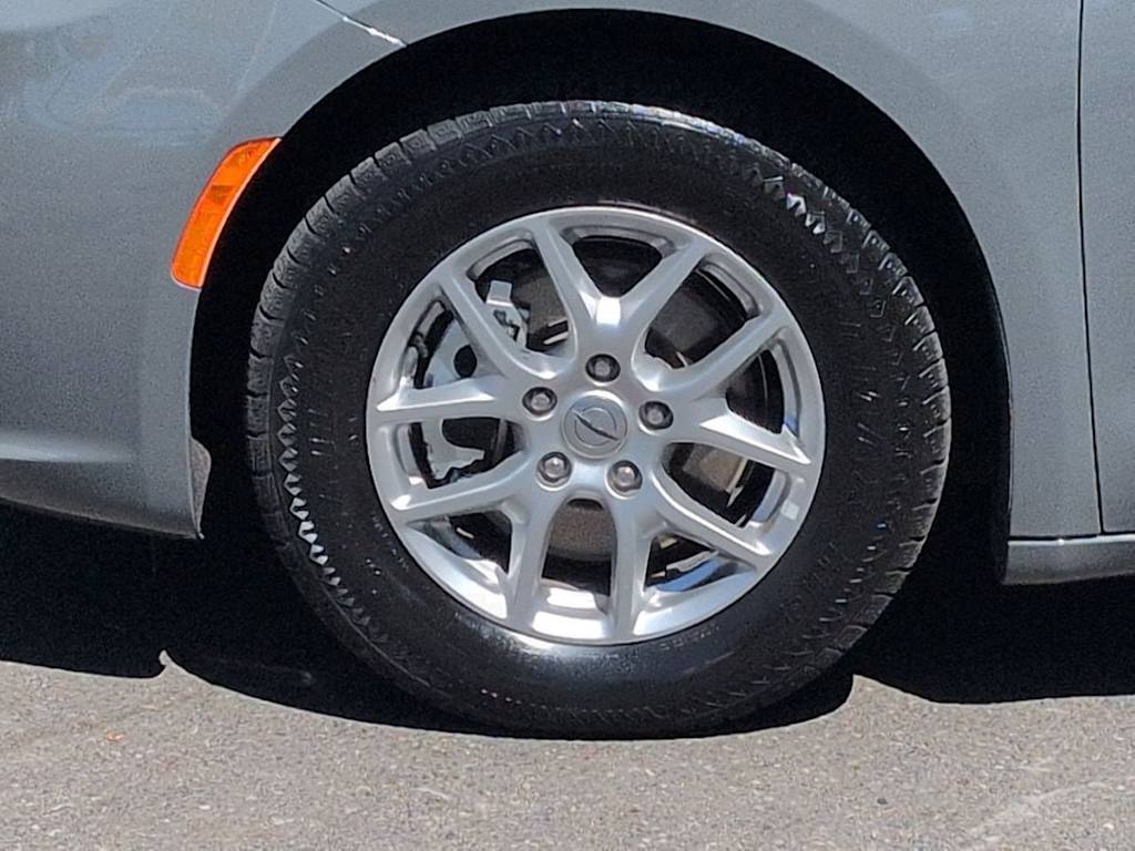 Thumbnail: 2025 Chrysler Pacifica - 8