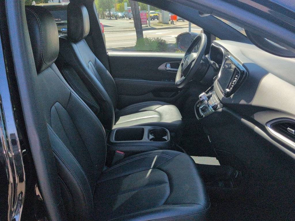 Thumbnail: 2025 Chrysler Pacifica - 11