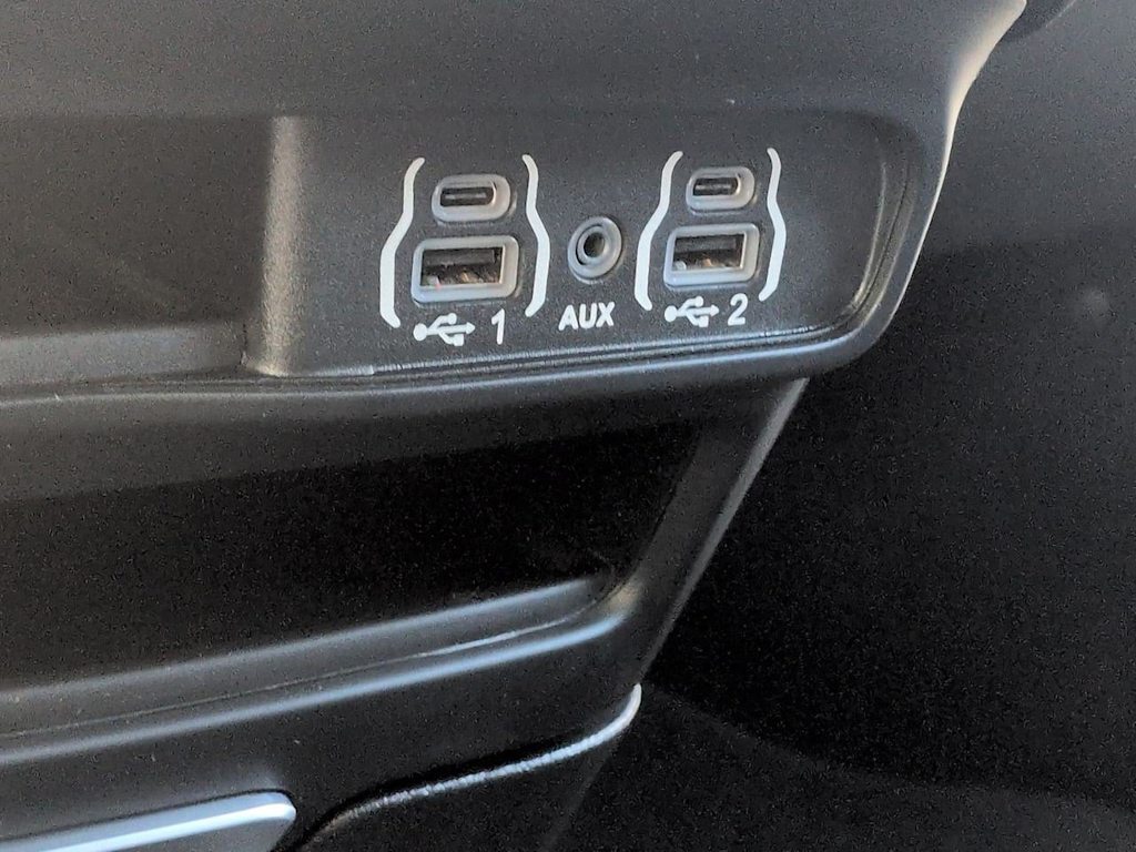 Thumbnail: 2025 Chrysler Pacifica - 33