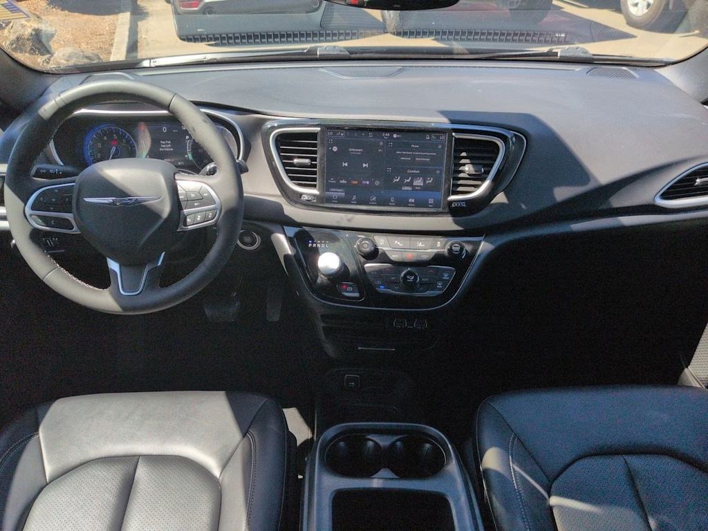 Thumbnail: 2025 Chrysler Pacifica - 9