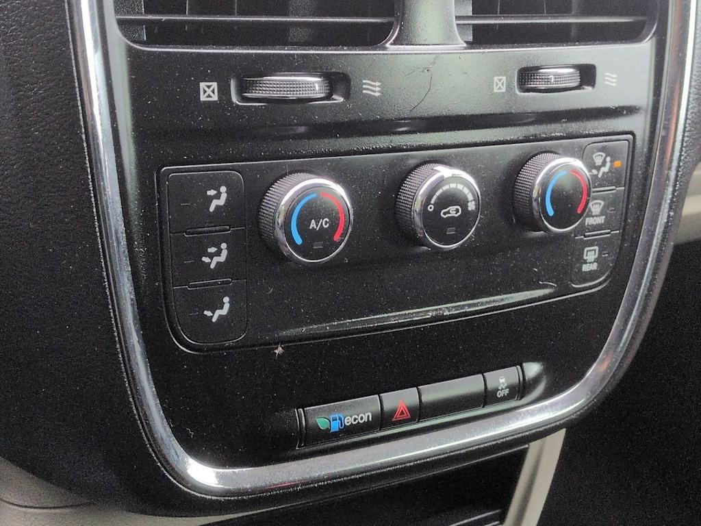 Thumbnail: 2015 Dodge Grand Caravan - 30