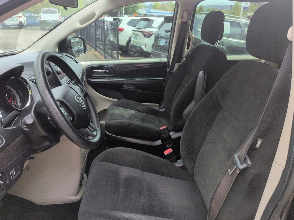 Thumbnail: 2015 Dodge Grand Caravan - 11