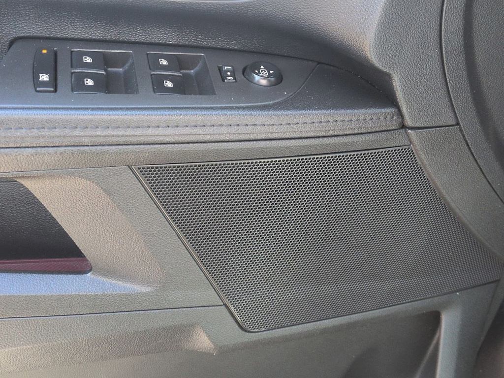 Thumbnail: 2016 Chevrolet Equinox - 33