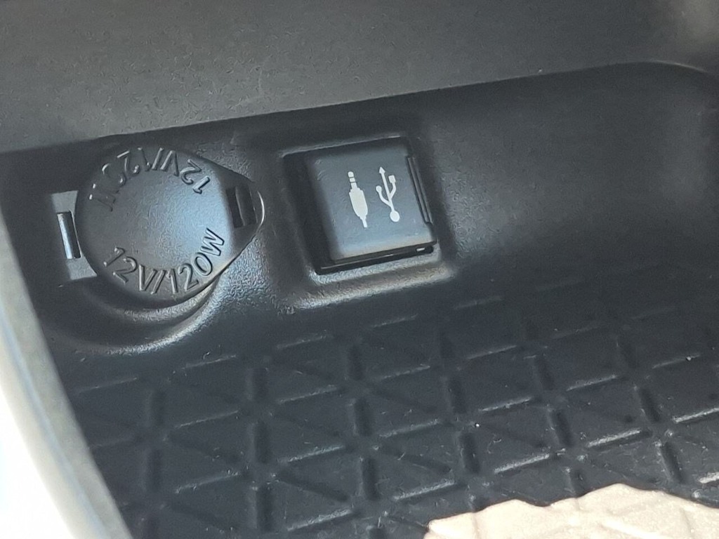 Thumbnail: 2019 Toyota RAV4 - 33