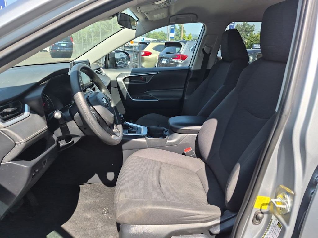 Thumbnail: 2019 Toyota RAV4 - 9