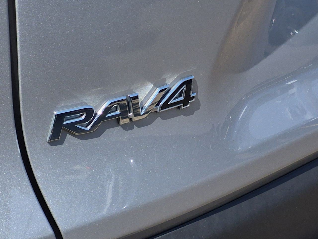 Thumbnail: 2019 Toyota RAV4 - 6