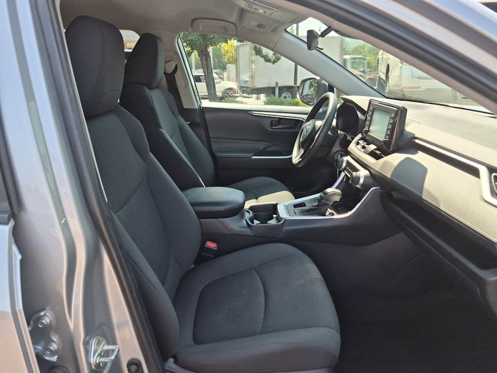 Thumbnail: 2019 Toyota RAV4 - 10