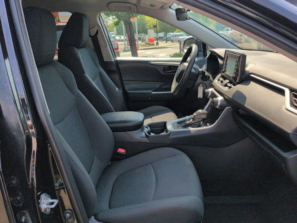 Thumbnail: 2021 Toyota RAV4 - 11