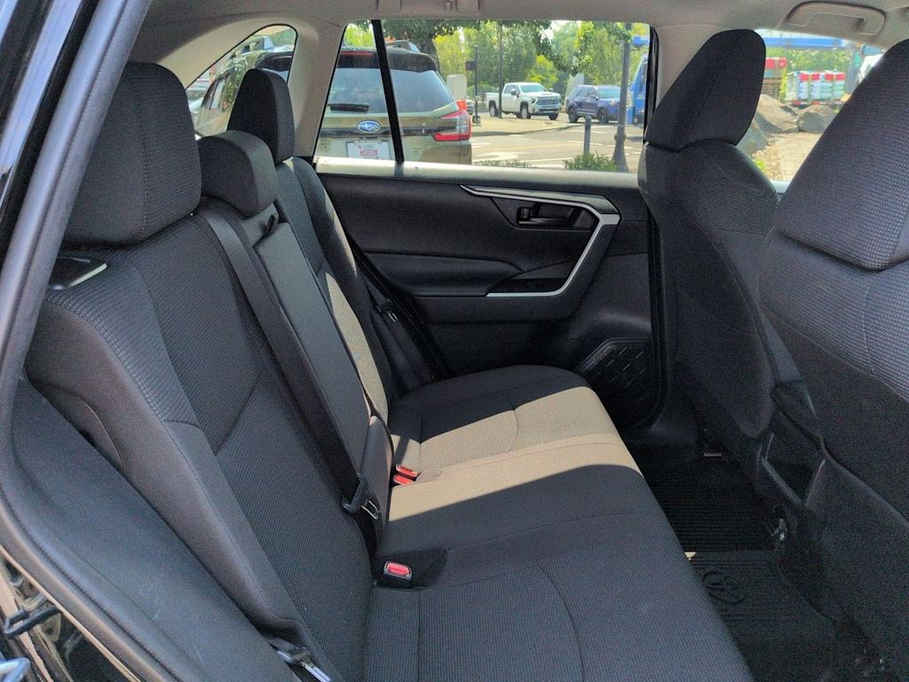 Thumbnail: 2021 Toyota RAV4 - 26