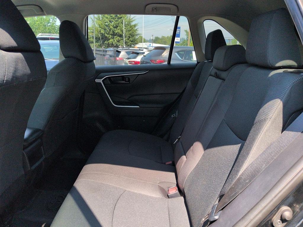 Thumbnail: 2021 Toyota RAV4 - 25