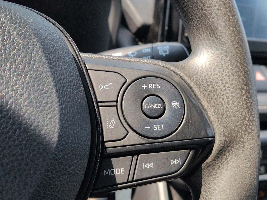 Thumbnail: 2021 Toyota RAV4 - 28