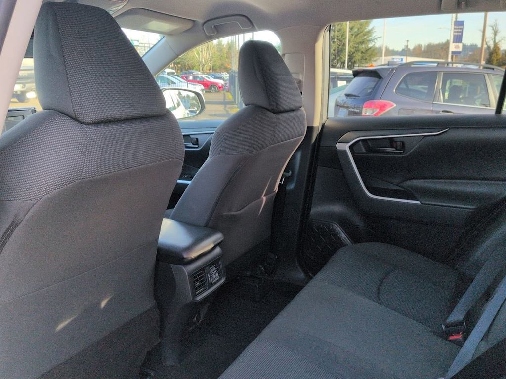 Thumbnail: 2019 Toyota RAV4 - 13