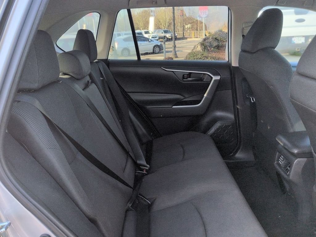 Thumbnail: 2019 Toyota RAV4 - 28