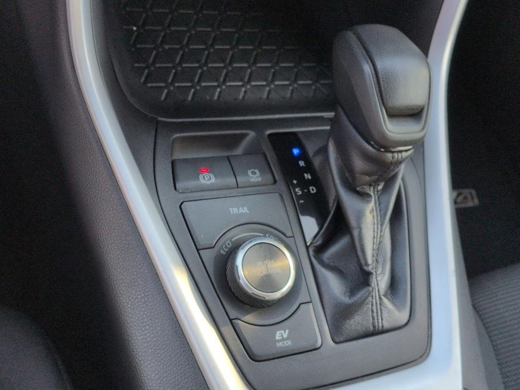 Thumbnail: 2019 Toyota RAV4 - 16