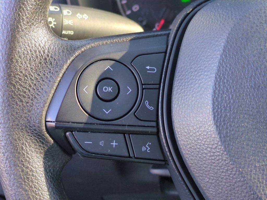 2022 Toyota RAV4 XLE 29