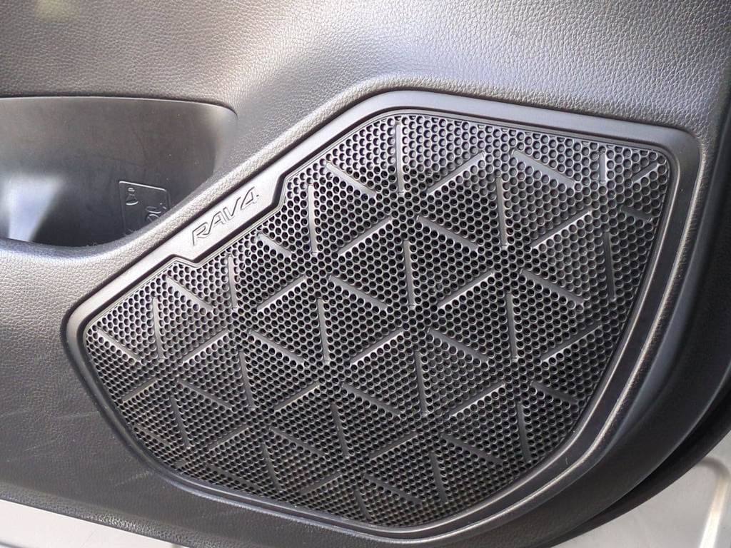2022 Toyota RAV4 XLE 35