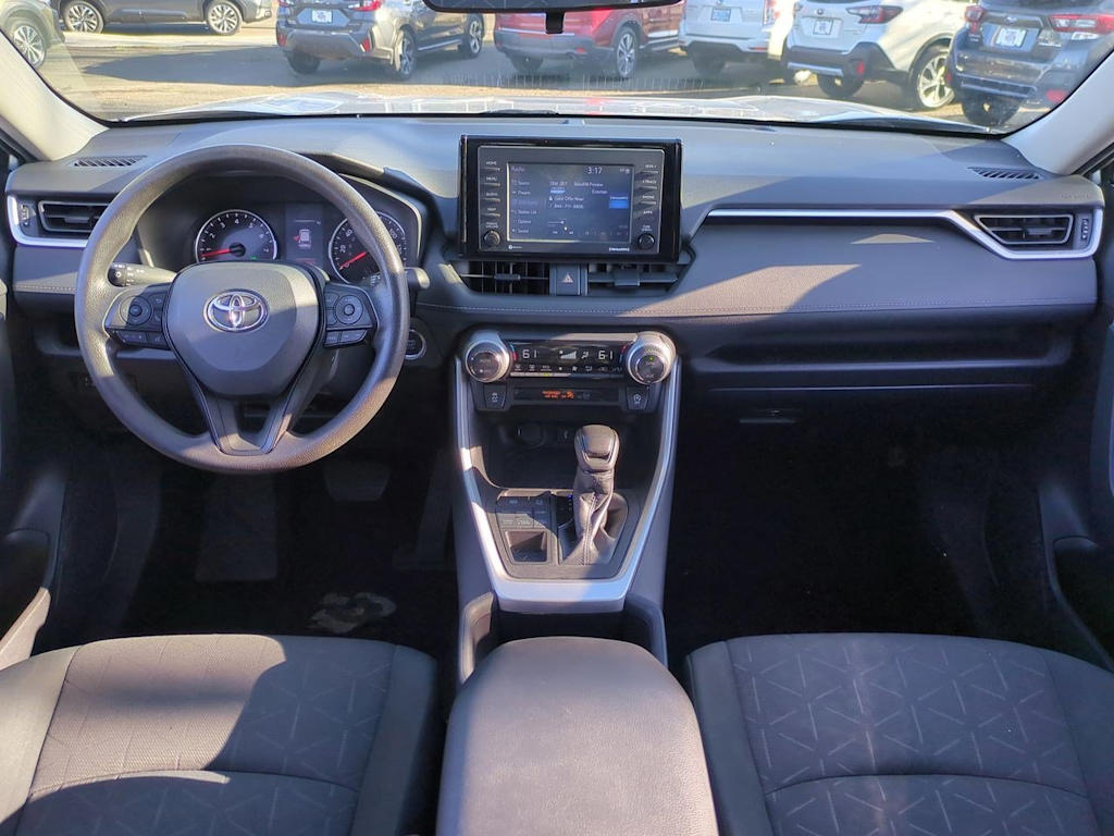 2022 Toyota RAV4 XLE 10