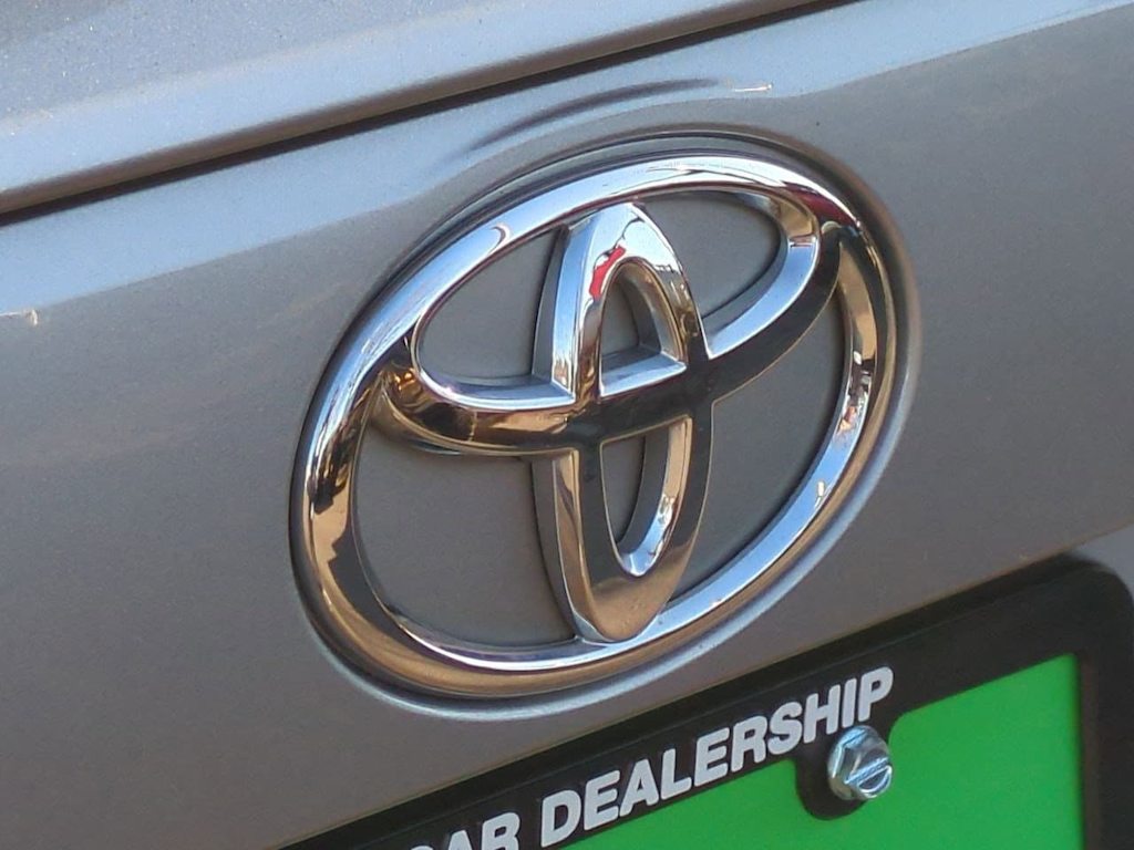 2022 Toyota RAV4 XLE 7