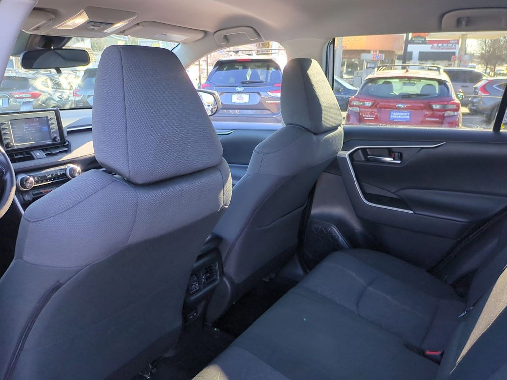 2022 Toyota RAV4 XLE 13