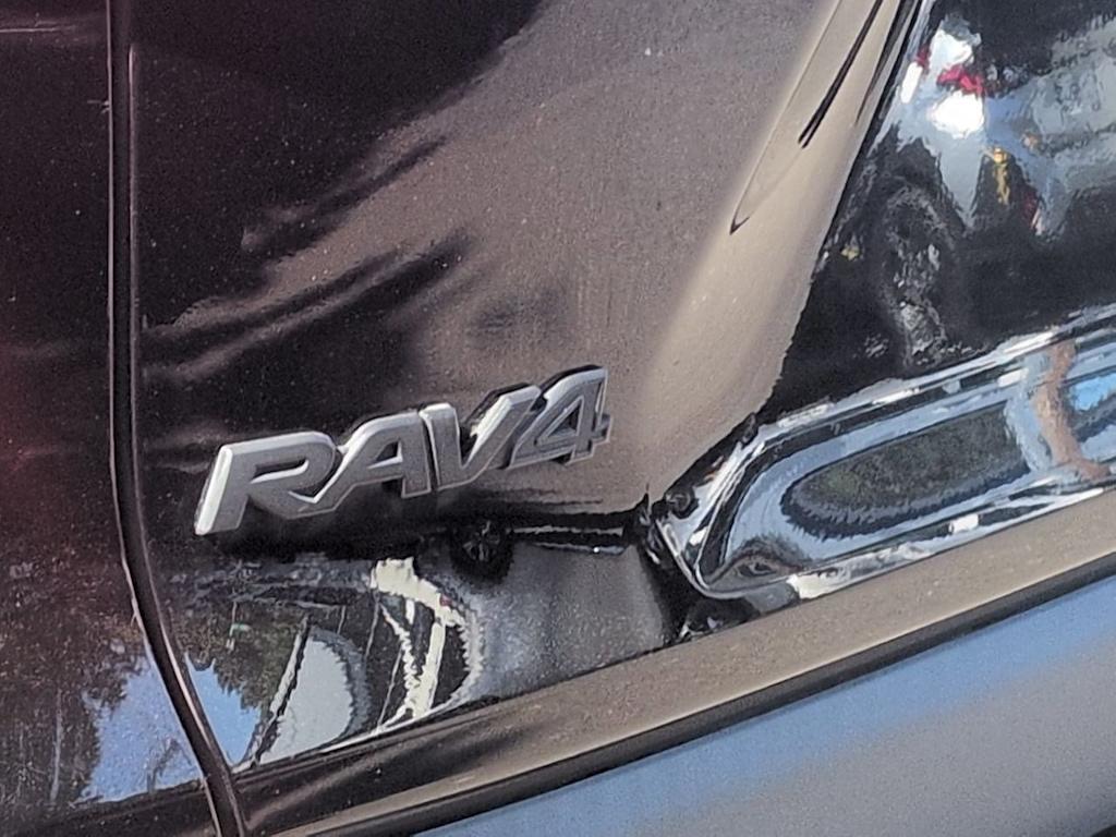Thumbnail: 2021 Toyota RAV4 - 25
