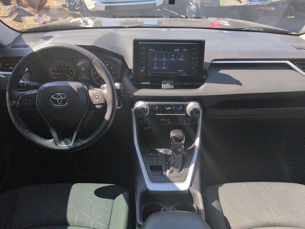 Thumbnail: 2021 Toyota RAV4 - 9