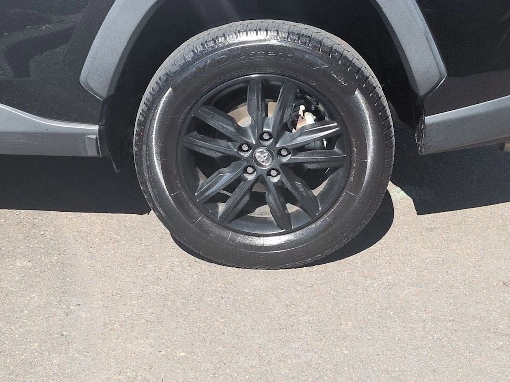 Thumbnail: 2021 Toyota RAV4 - 8