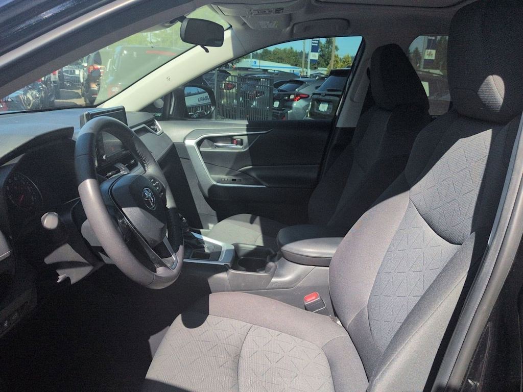 Thumbnail: 2021 Toyota RAV4 - 10