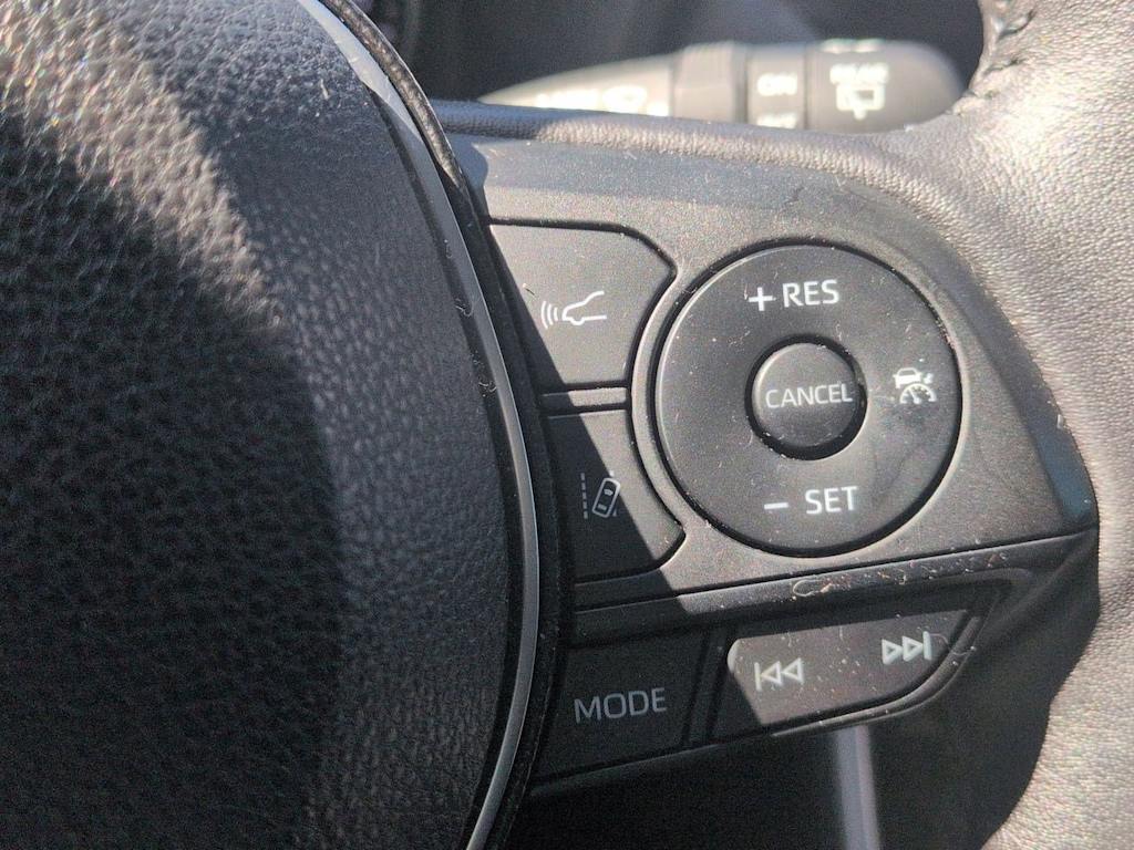 Thumbnail: 2021 Toyota RAV4 - 31