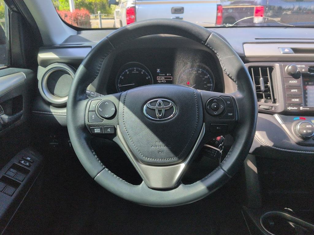 Thumbnail: 2017 Toyota RAV4 - 9