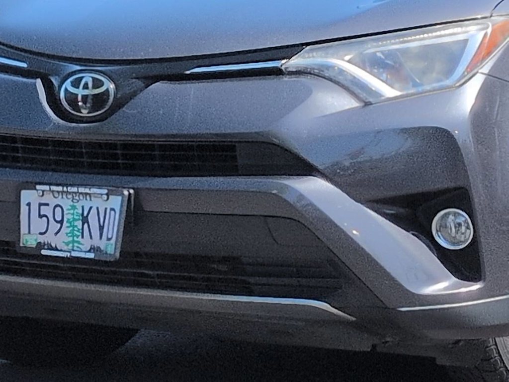 Thumbnail: 2017 Toyota RAV4 - 22