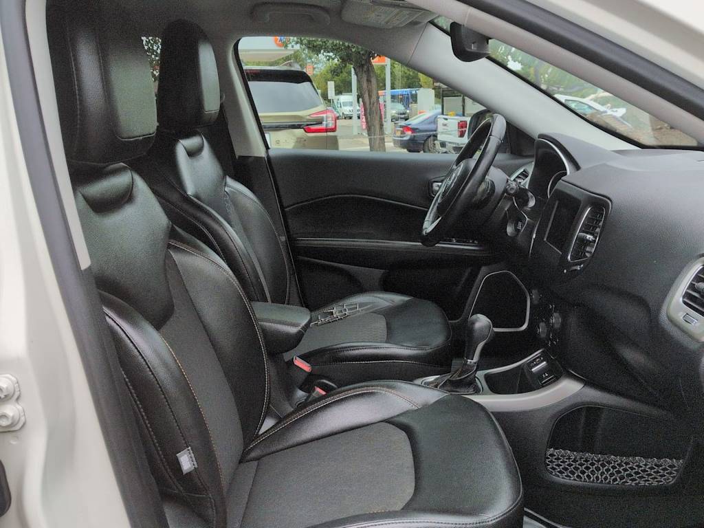 Thumbnail: 2018 Jeep Compass - 12