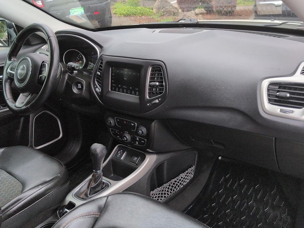Thumbnail: 2018 Jeep Compass - 14