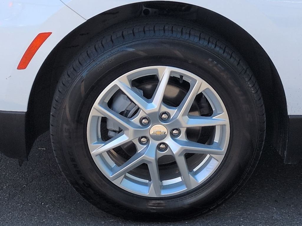 Thumbnail: 2023 Chevrolet Equinox - 8