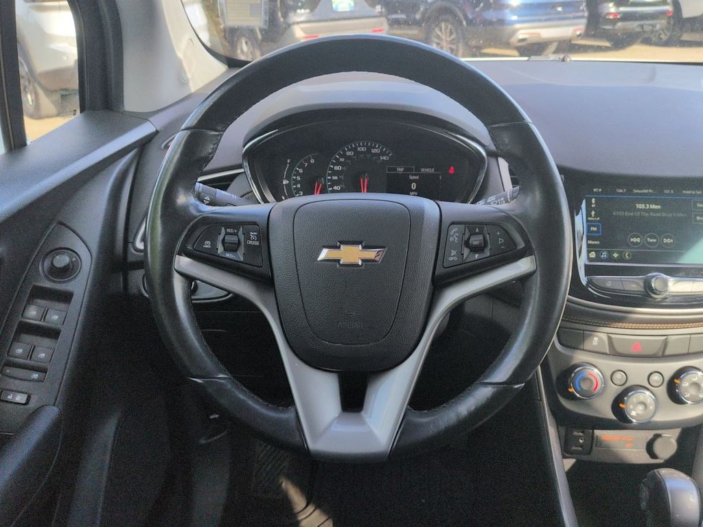 Thumbnail: 2018 Chevrolet Trax - 14