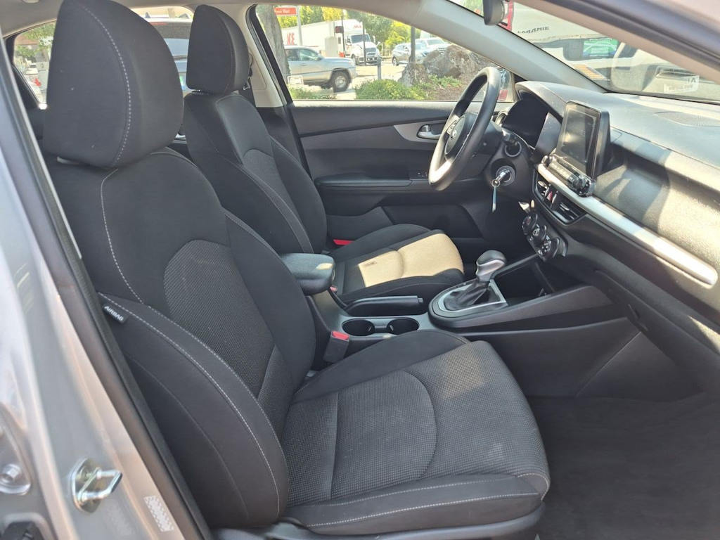 Thumbnail: 2020 Kia Forte - 11