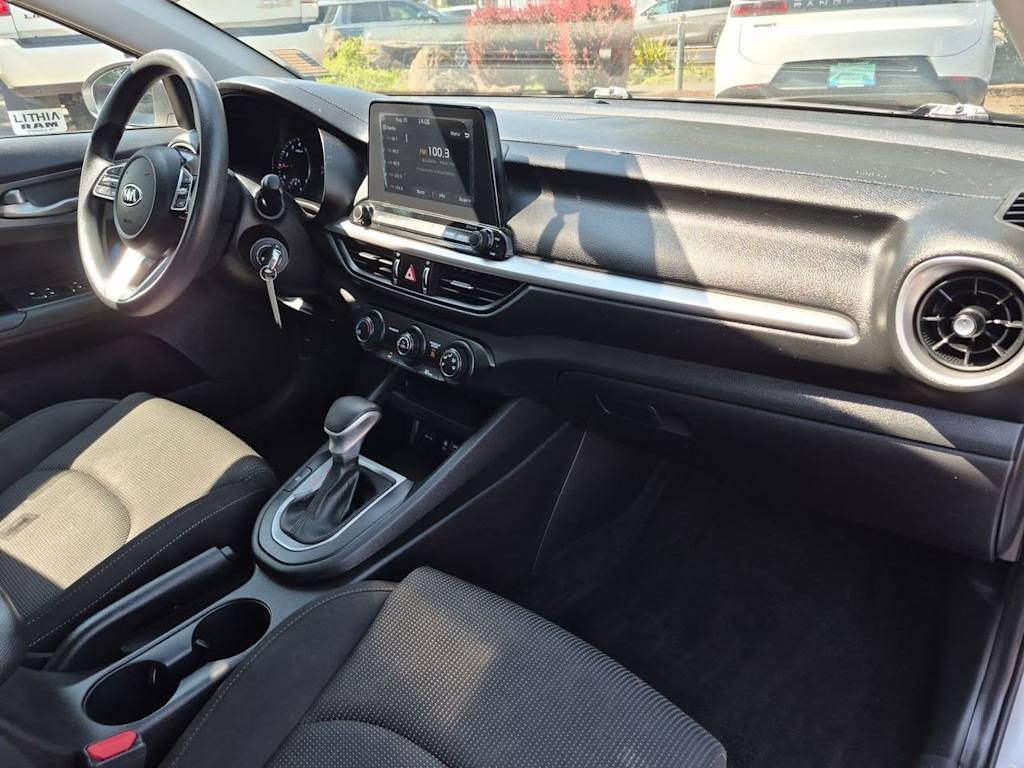 Thumbnail: 2020 Kia Forte - 13
