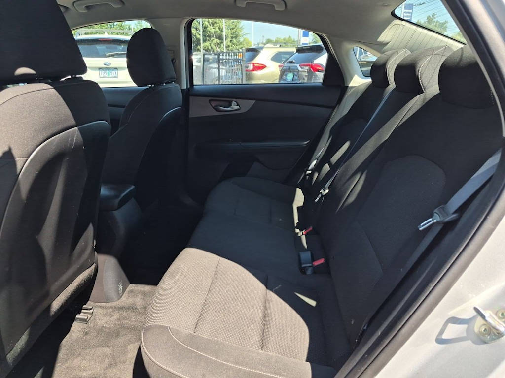Thumbnail: 2020 Kia Forte - 27