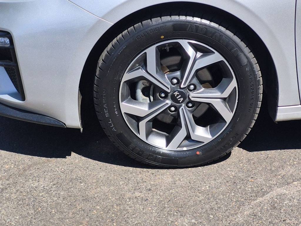 Thumbnail: 2020 Kia Forte - 8